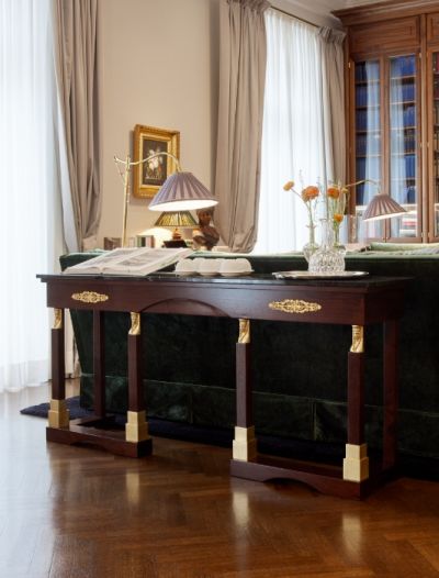 Gaisbauer Inneneinrichtung Salon Wien Schreibtisch